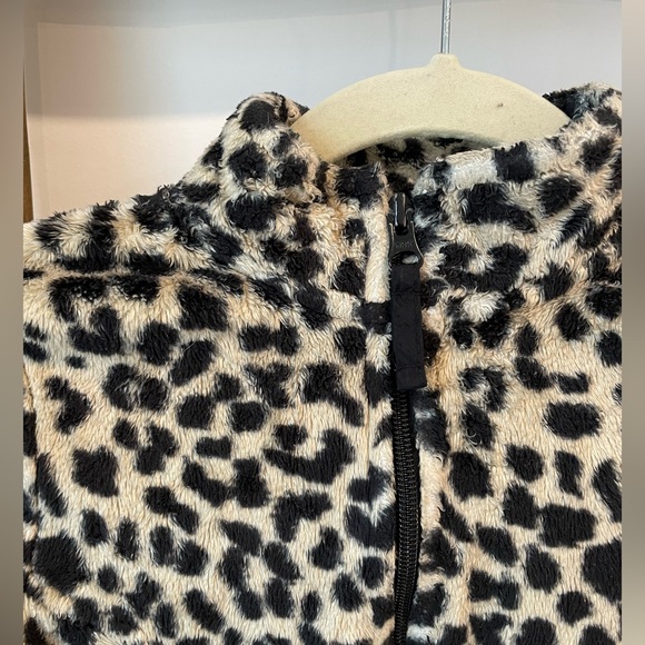 Children’s Place Leopard Print Fleece Zip up - Picture 4 of 4